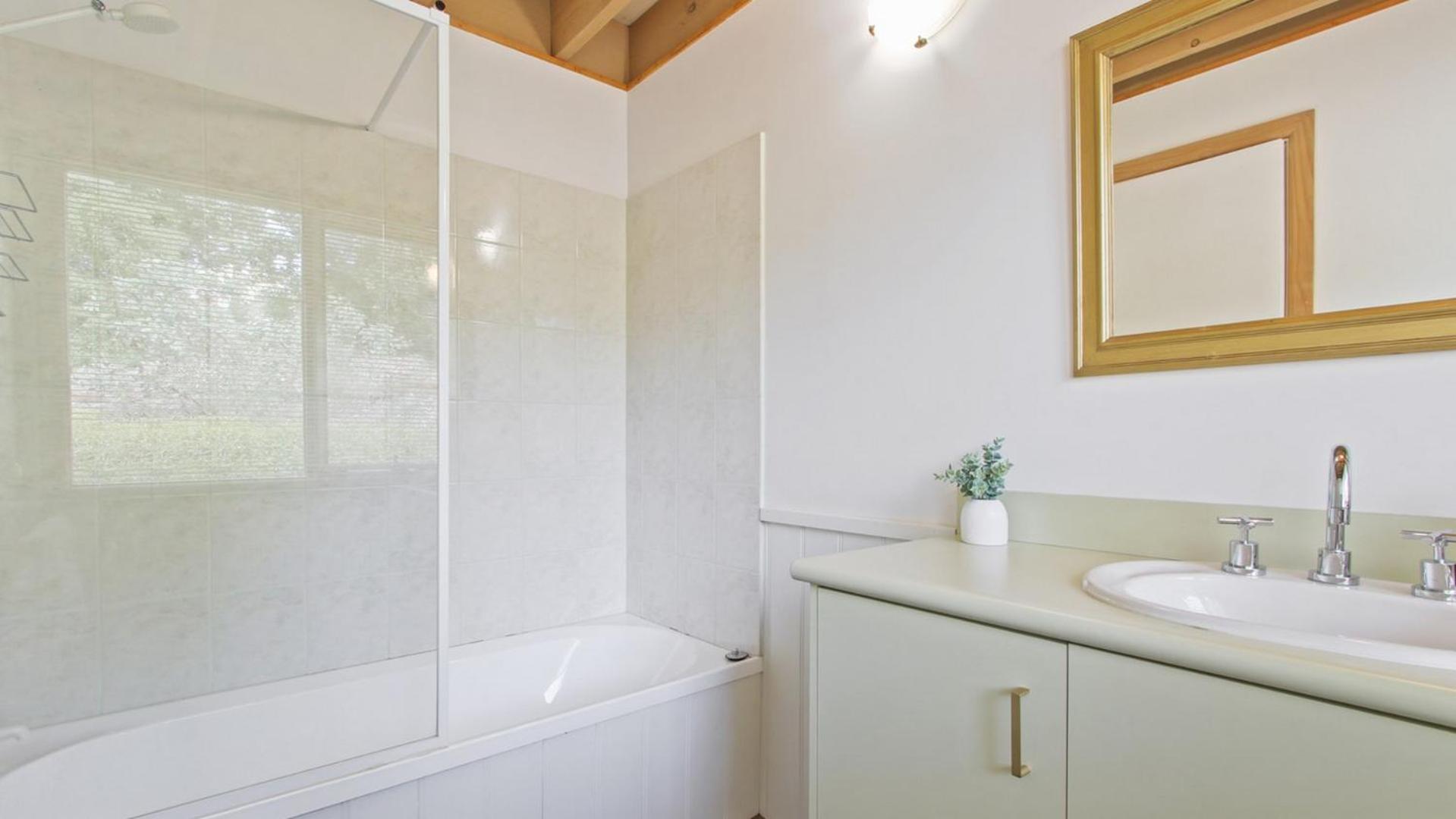 Lakeview Treehouse - Scenic Metung Retreat