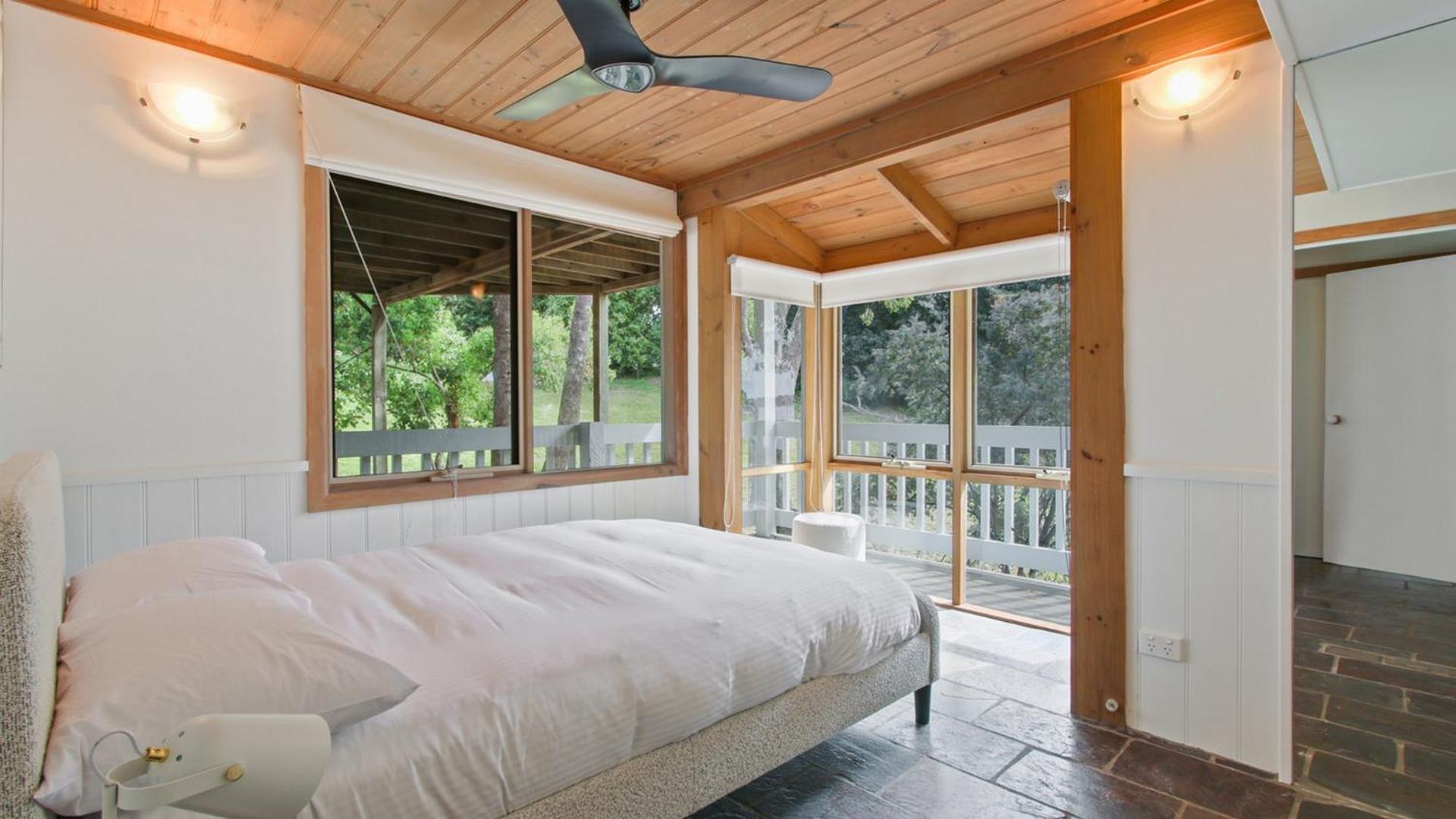 Lakeview Treehouse - Scenic Metung Retreat