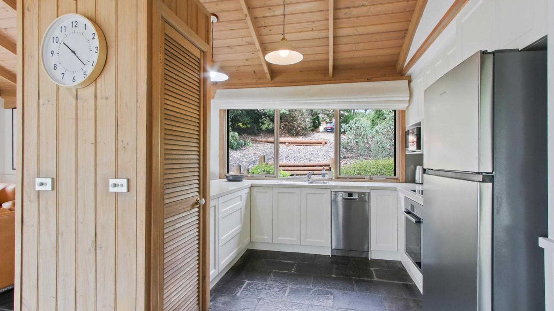 Lakeview Treehouse - Scenic Metung Retreat