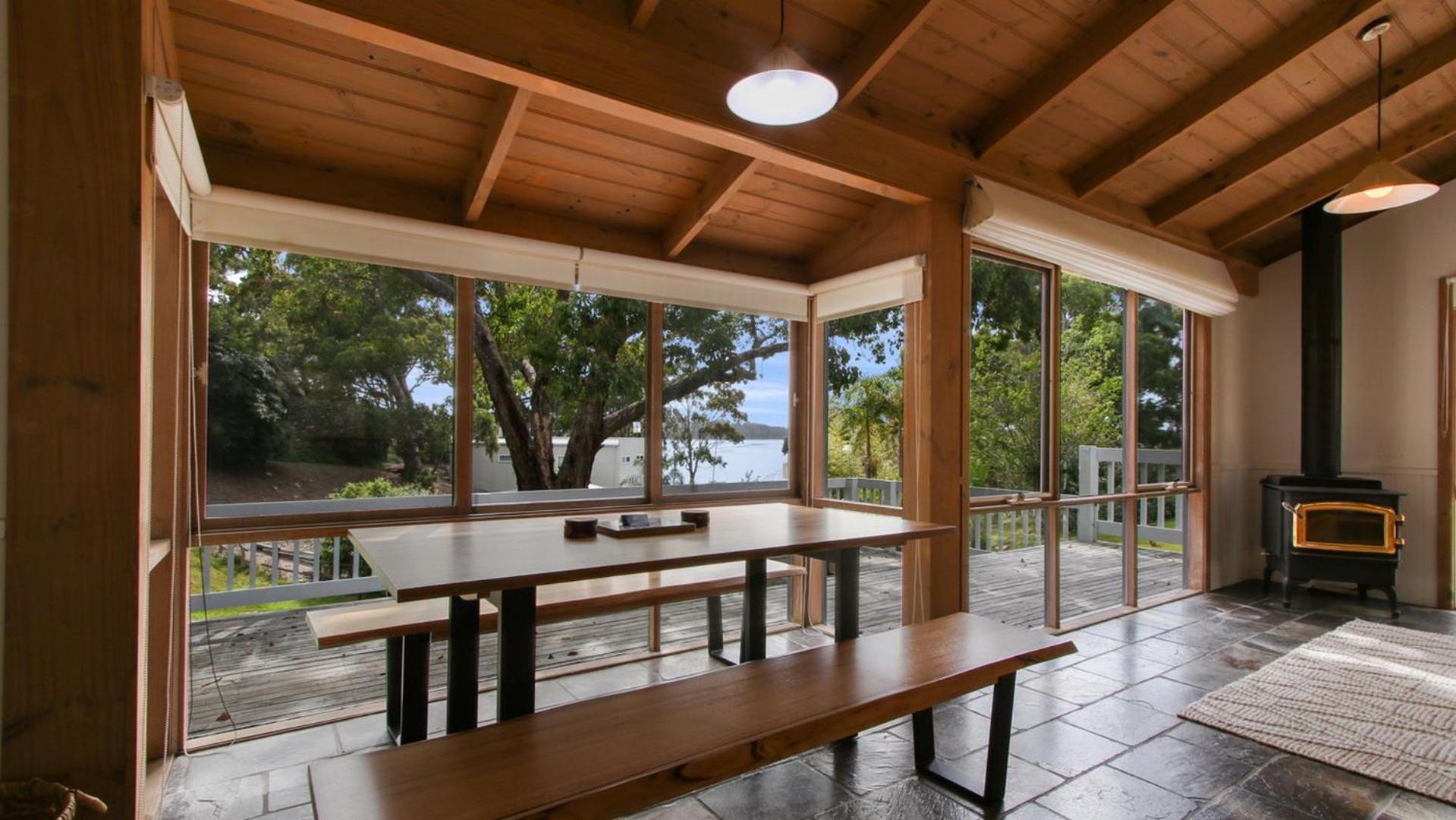Lakeview Treehouse - Scenic Metung Retreat