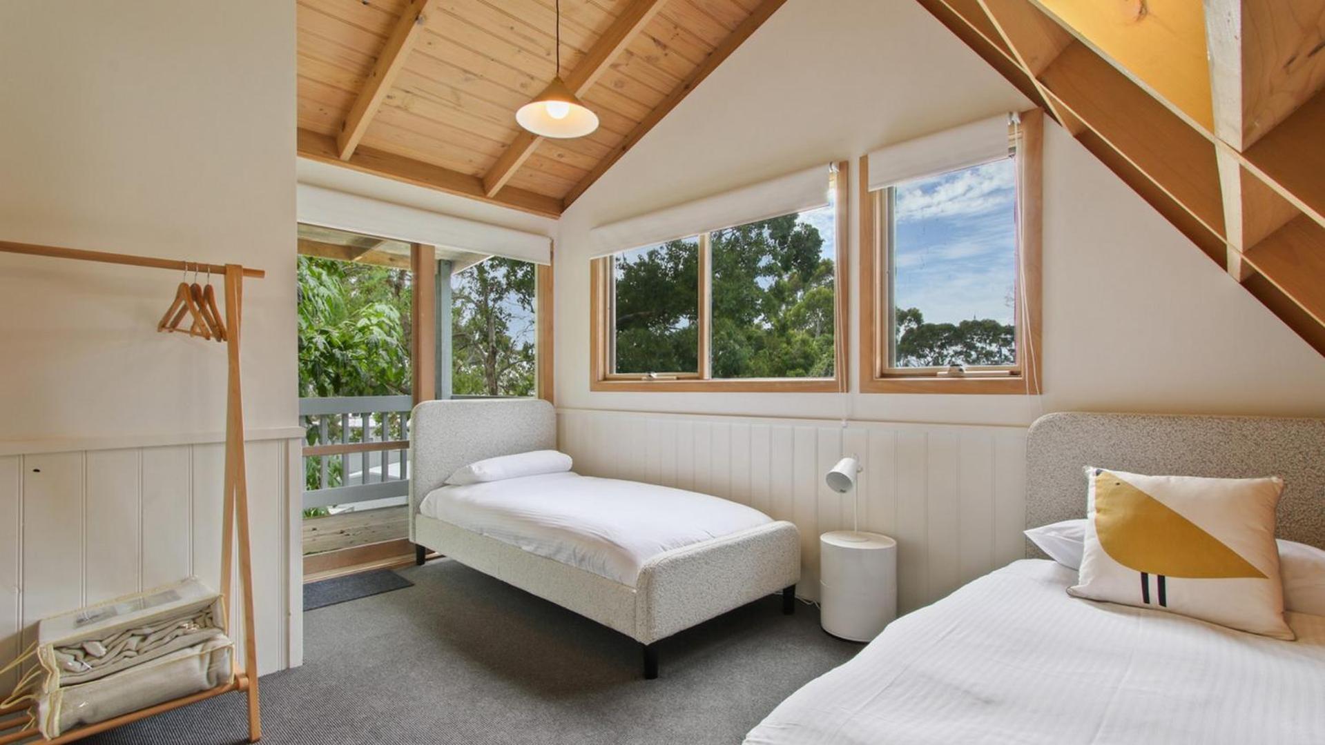 Lakeview Treehouse - Scenic Metung Retreat