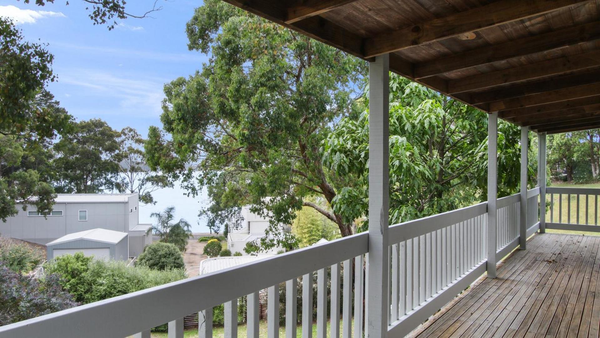 Lakeview Treehouse - Scenic Metung Retreat