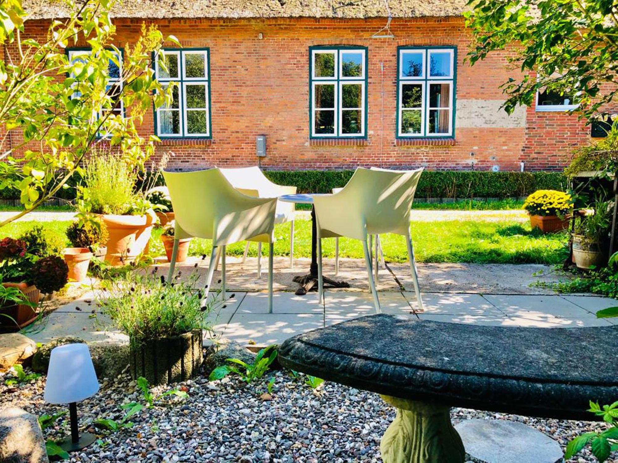 MB-Farmhouse