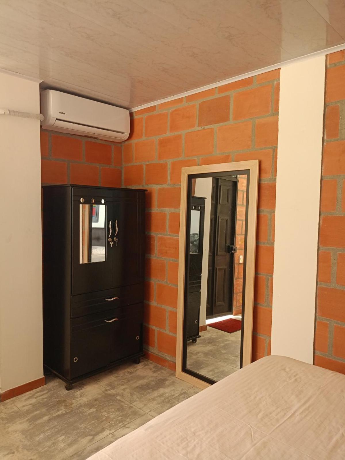 GREEN APARTMENT 