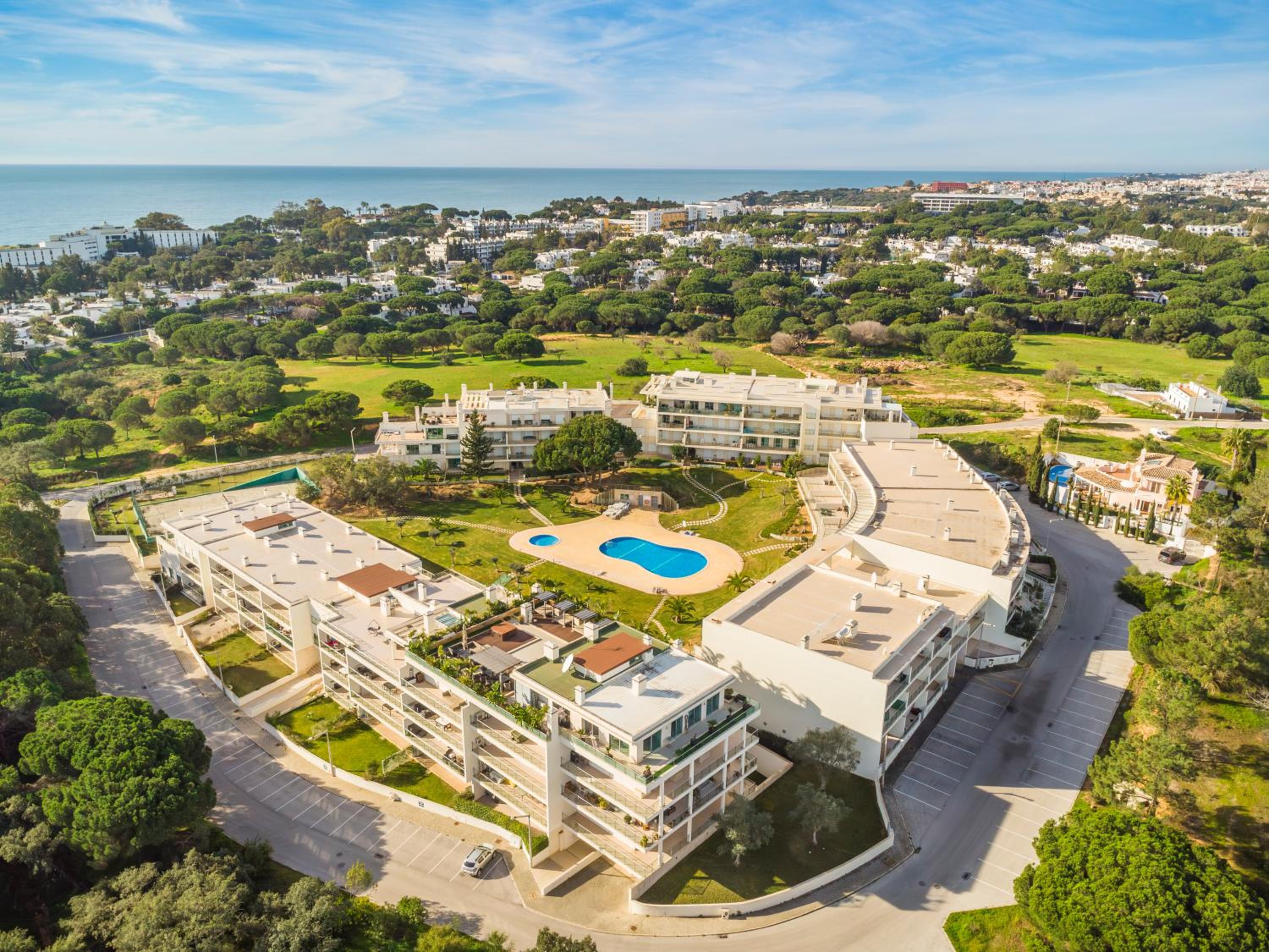 Balaia Residense Penthouse 2 Bedroom Apartment with Pool view 5