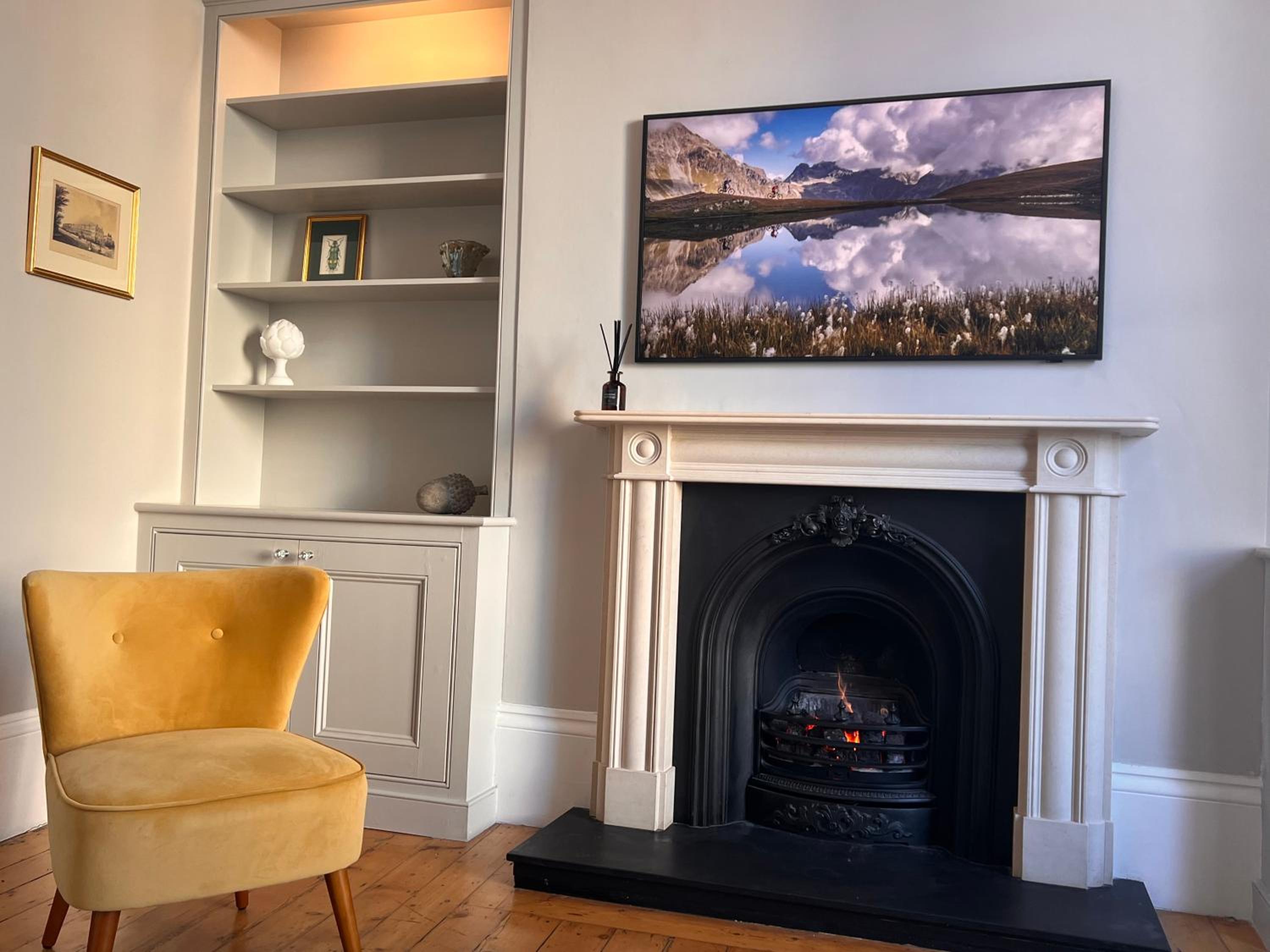 No2 Clarence grade II Regency townhouse short walk to racecourse and town centre view 2