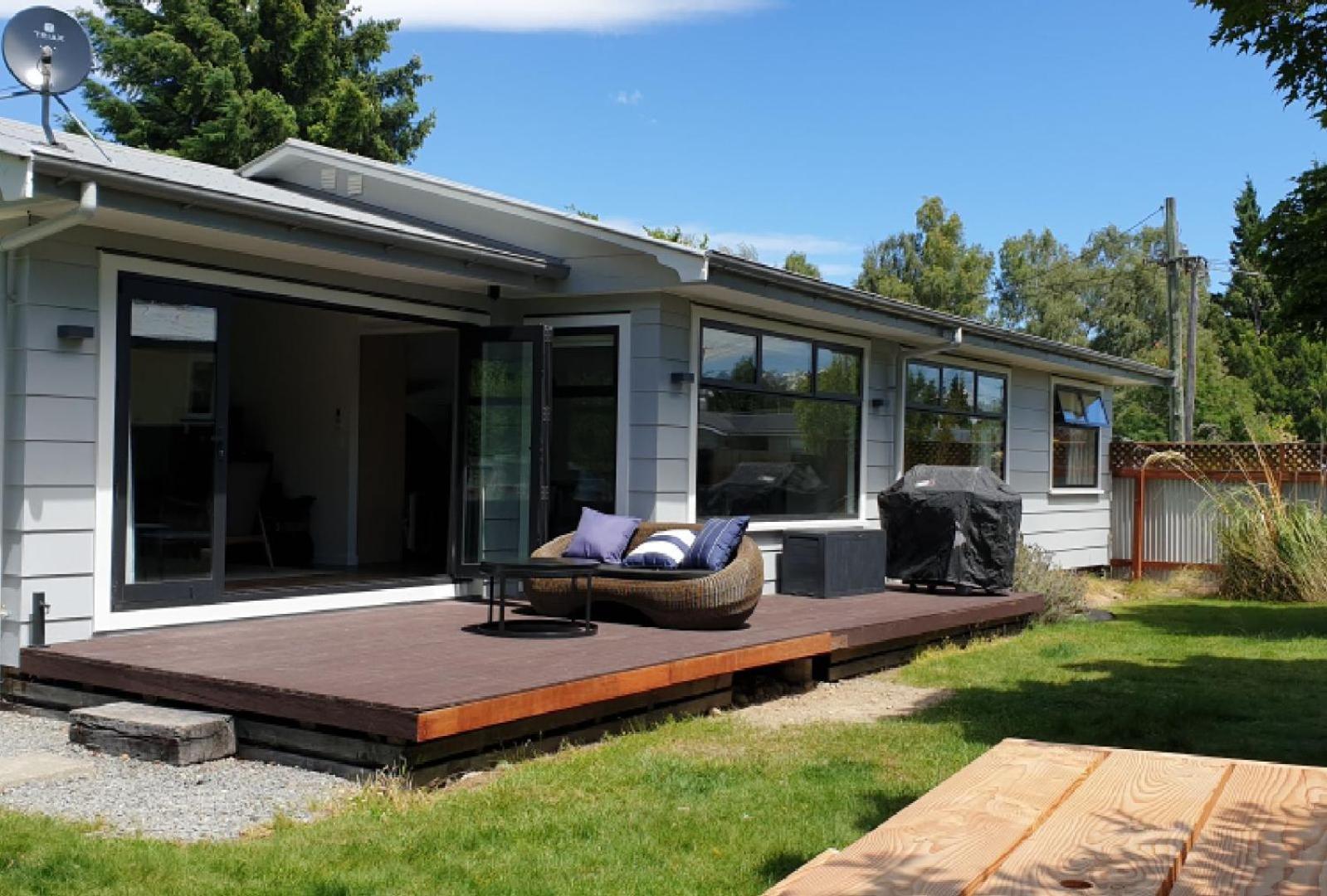 Hotel Huxley Retreat - Image 1