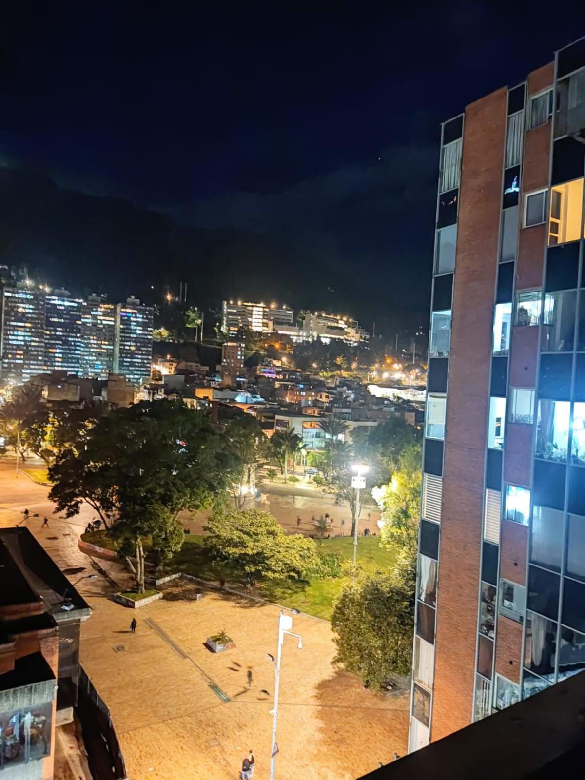 Aparta estudio en la candelaria WiFi rápido-a pasos del museo de oro