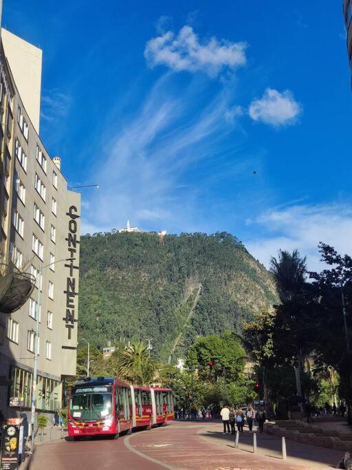 Aparta estudio en la candelaria WiFi rápido-a pasos del museo de oro