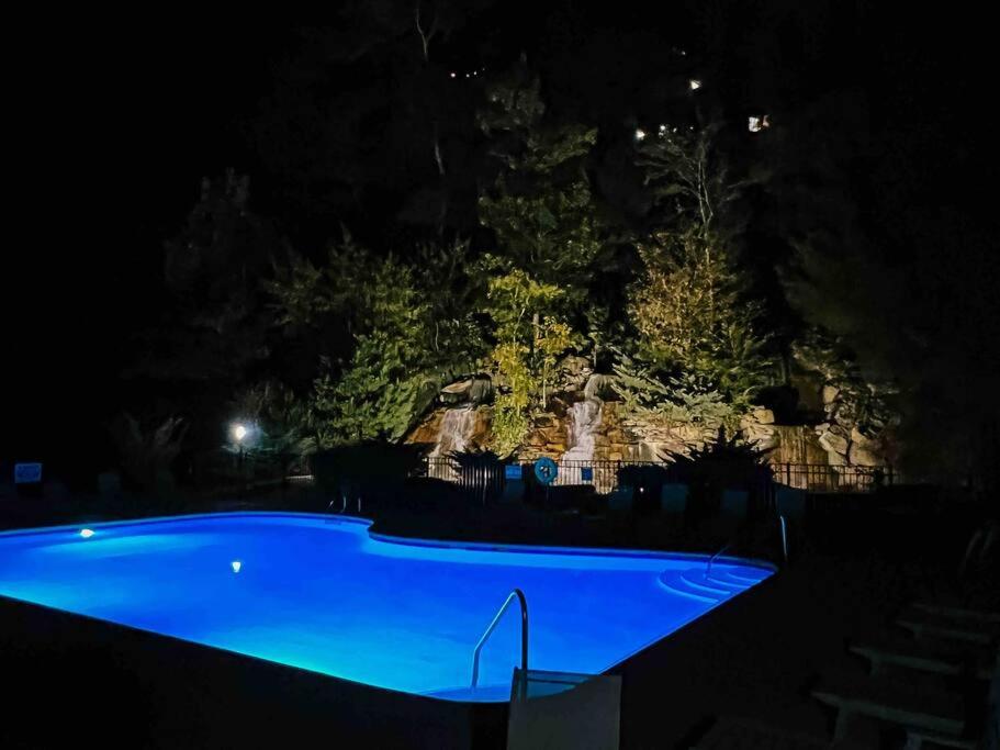Indoor Private Pool Cabin Near Dollywood, Sleeps 12, Game Loft, Hot Tub, 5 Star Rated