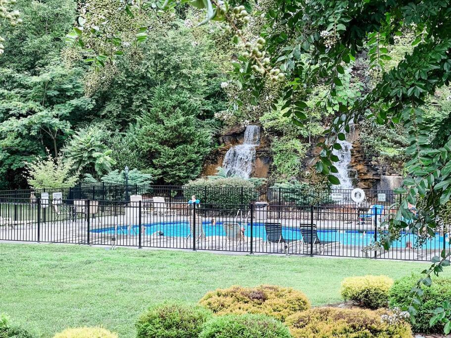 Indoor Private Pool Cabin Near Dollywood, Sleeps 12, Game Loft, Hot Tub, 5 Star Rated