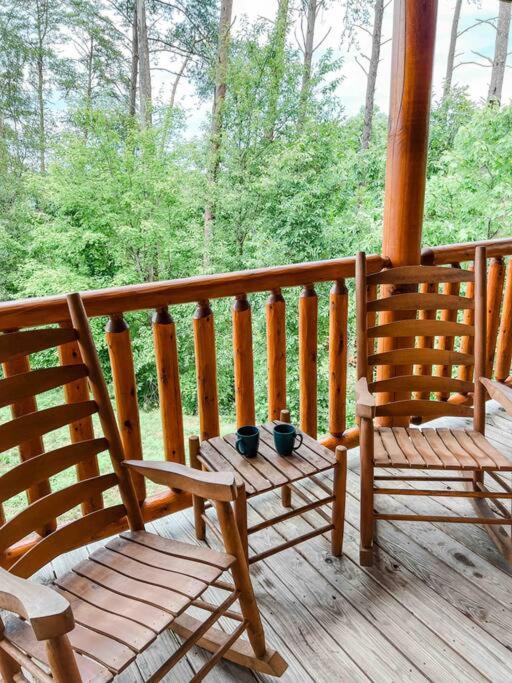 Indoor Private Pool Cabin Near Dollywood, Sleeps 12, Game Loft, Hot Tub, 5 Star Rated