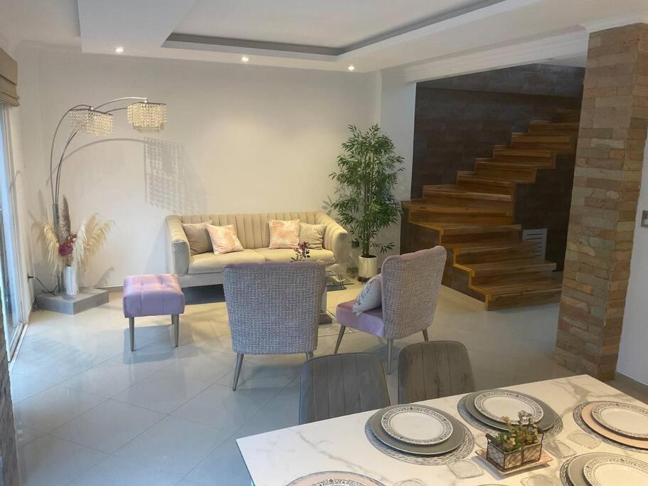 Villa-Portal al Sol, vía a la Costa, Guayaquil-EC