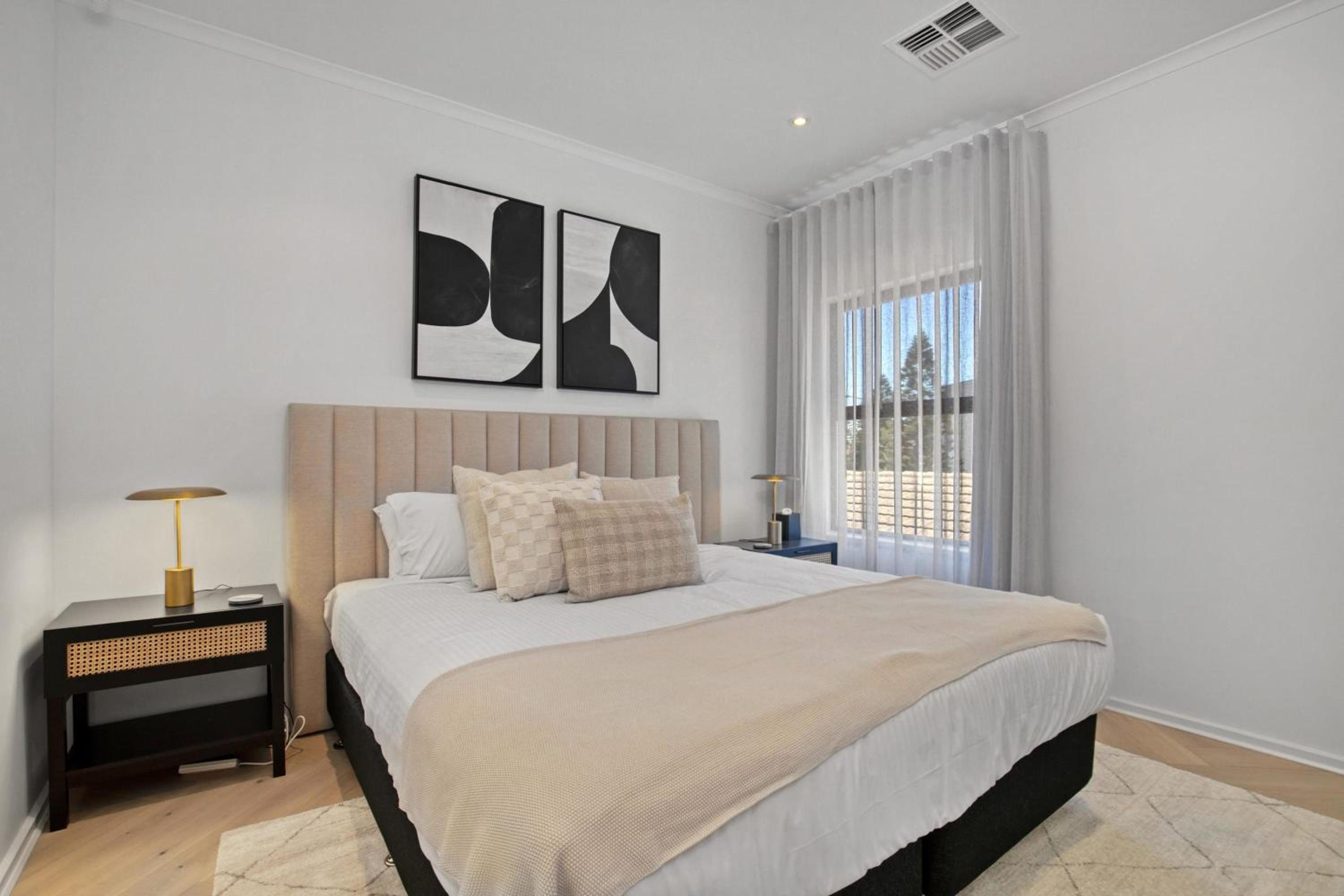 Luna's Lookout: Esplanade Henley Beach - Property Image 18