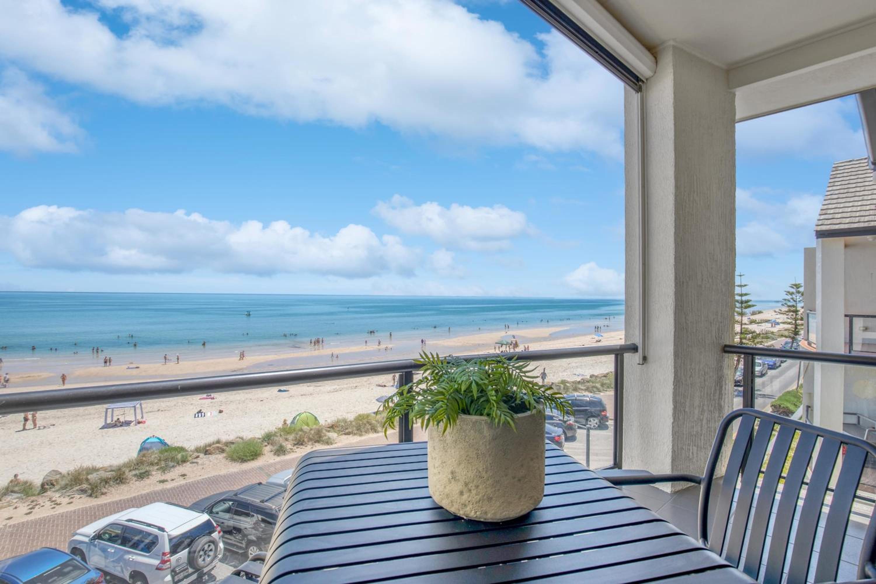 Luna's Lookout: Esplanade Henley Beach - Property Image 9