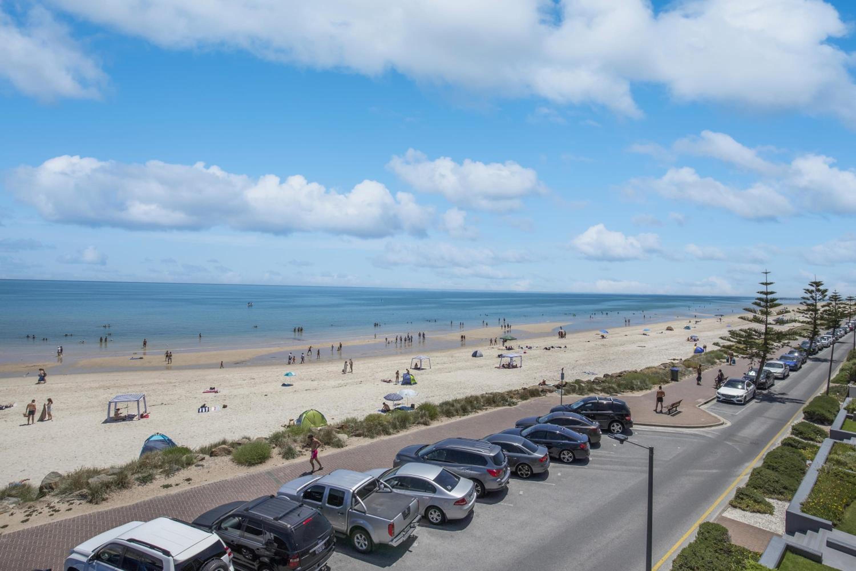 Luna's Lookout: Esplanade Henley Beach - Property Image 8