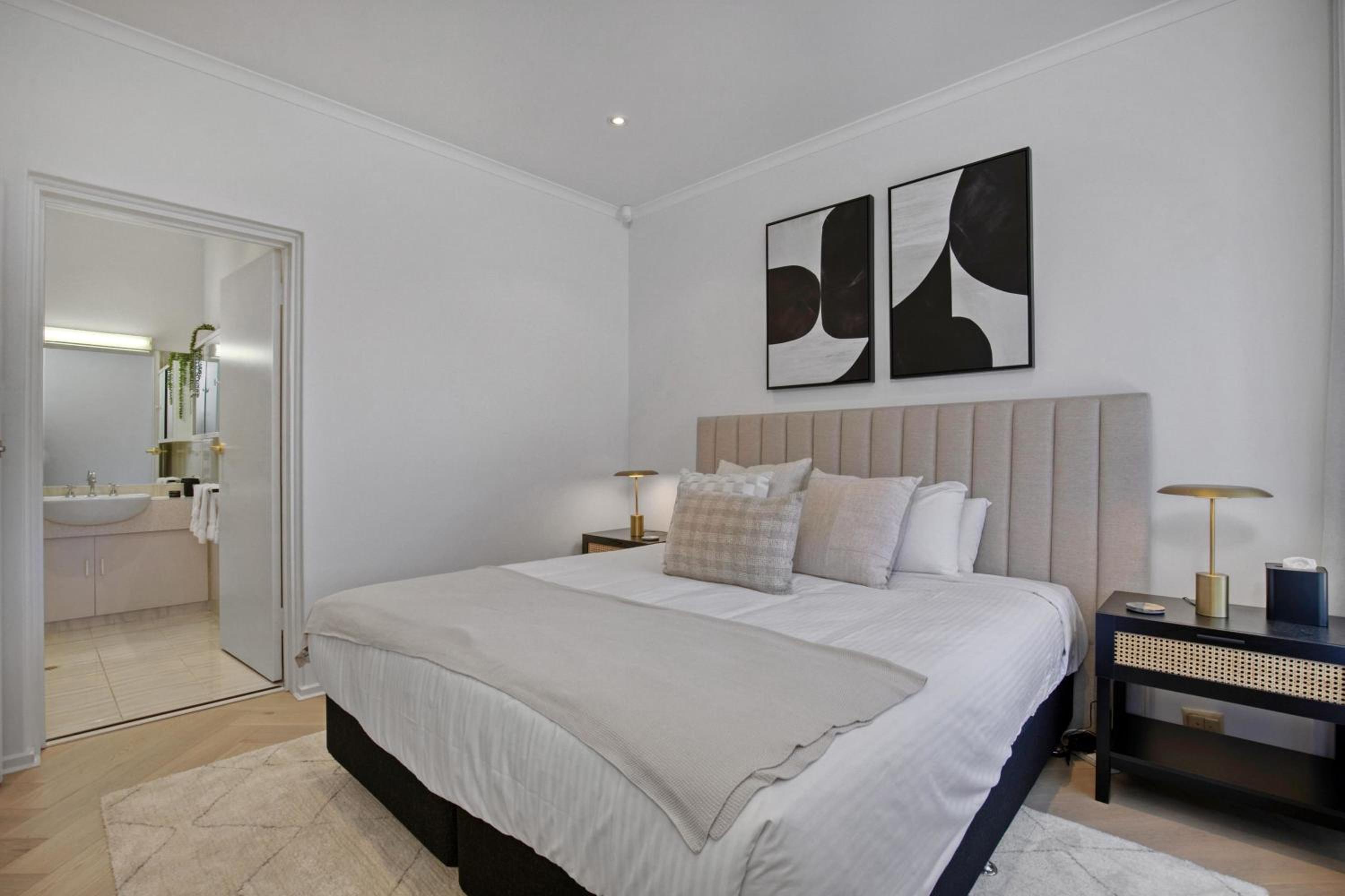 Luna's Lookout: Esplanade Henley Beach - Property Image 7