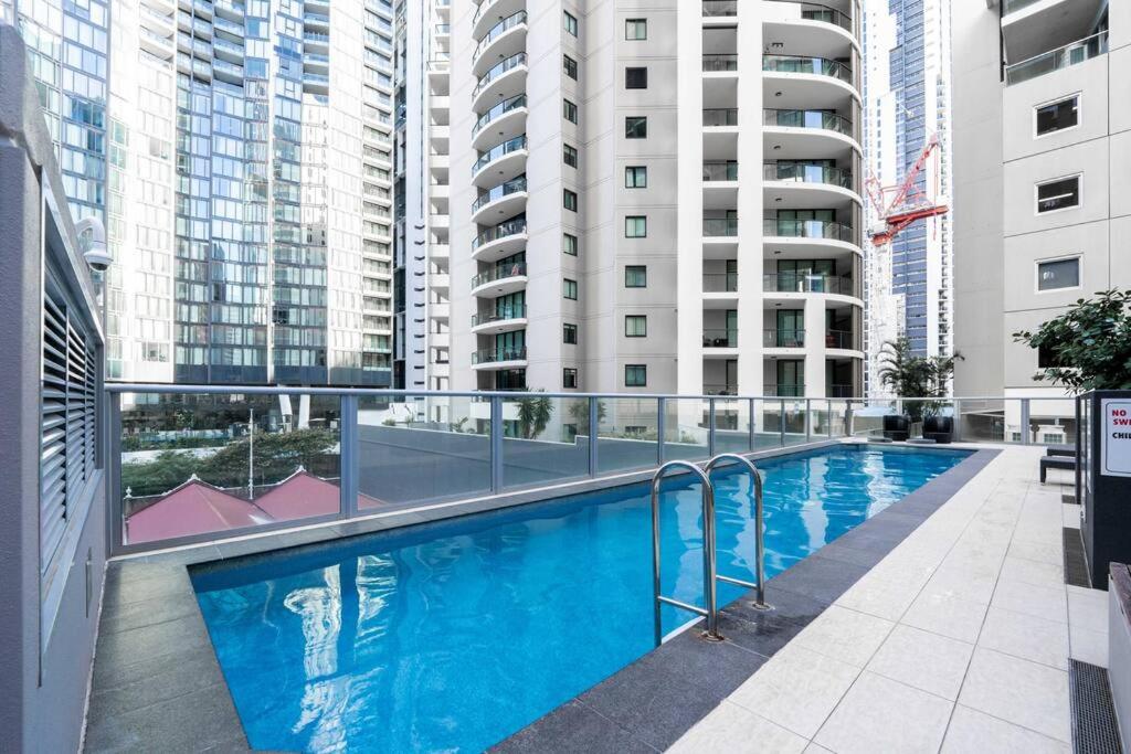 City Chic Living 1B1B Apt w/Shared Pool+BBQ+GYM