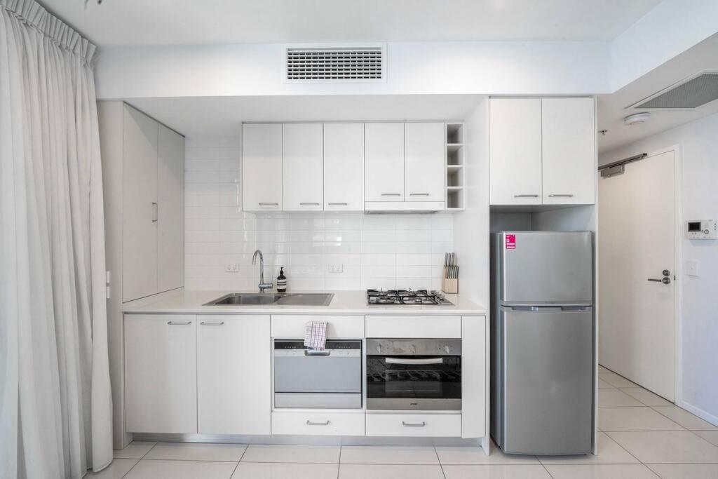 City Chic Living 1B1B Apt w/Shared Pool+BBQ+GYM