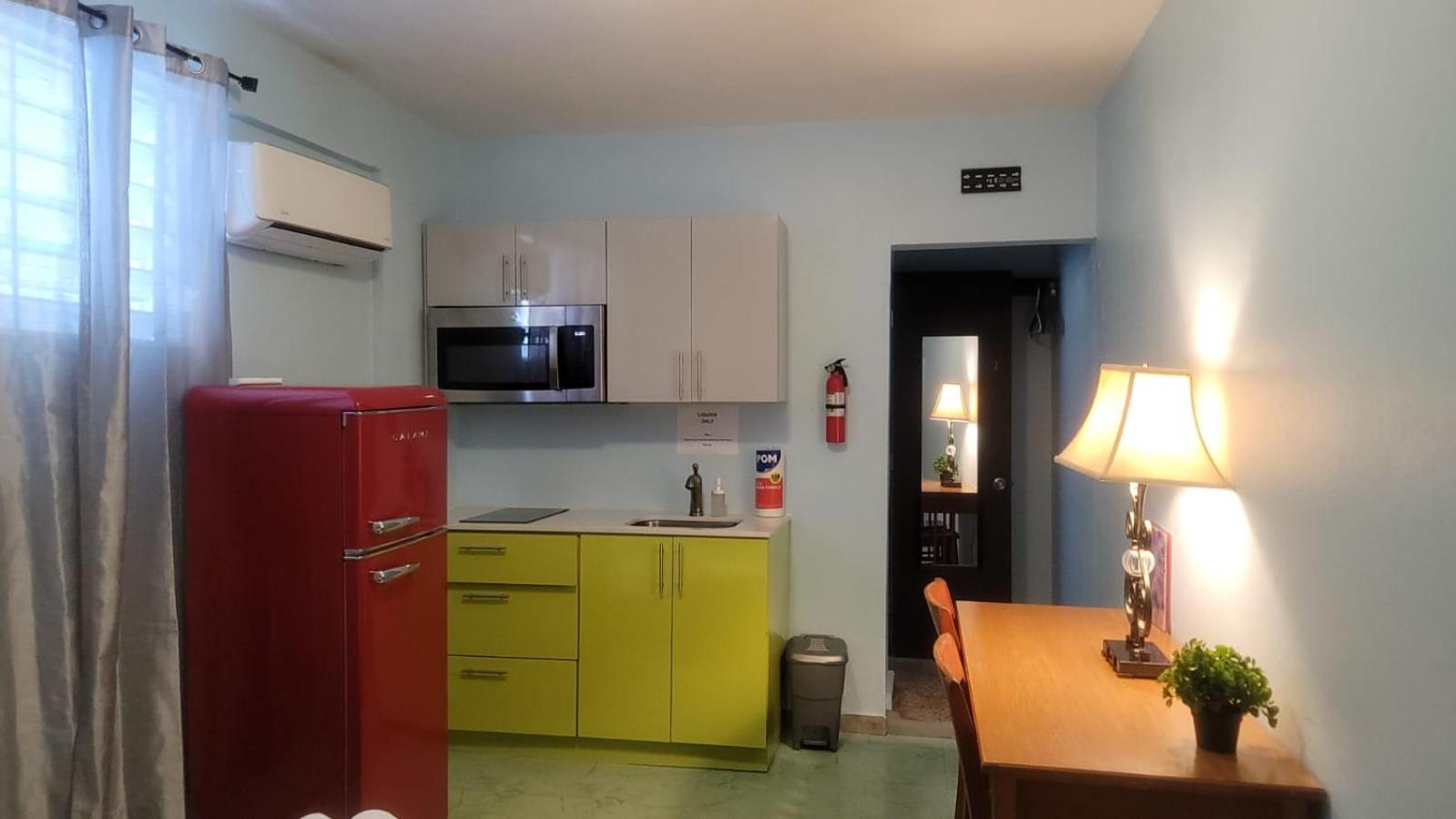 Private Studio near Beach and Restaurants with AC, Unit 3 view 2