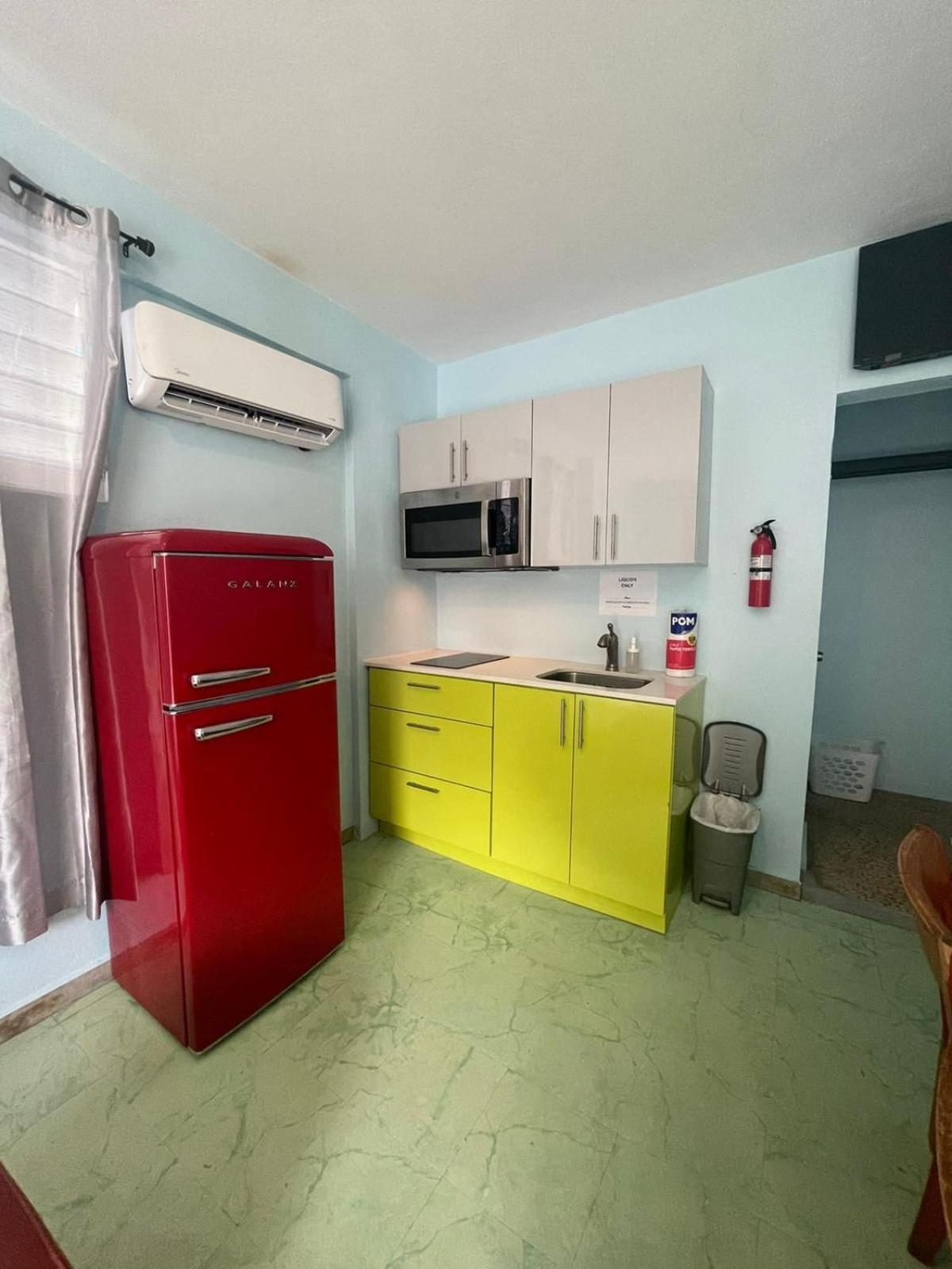 Private Studio near Beach and Restaurants with AC, Unit 3 view 3