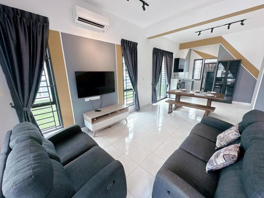 A13 Family Stay in Nasa City Dato Onn