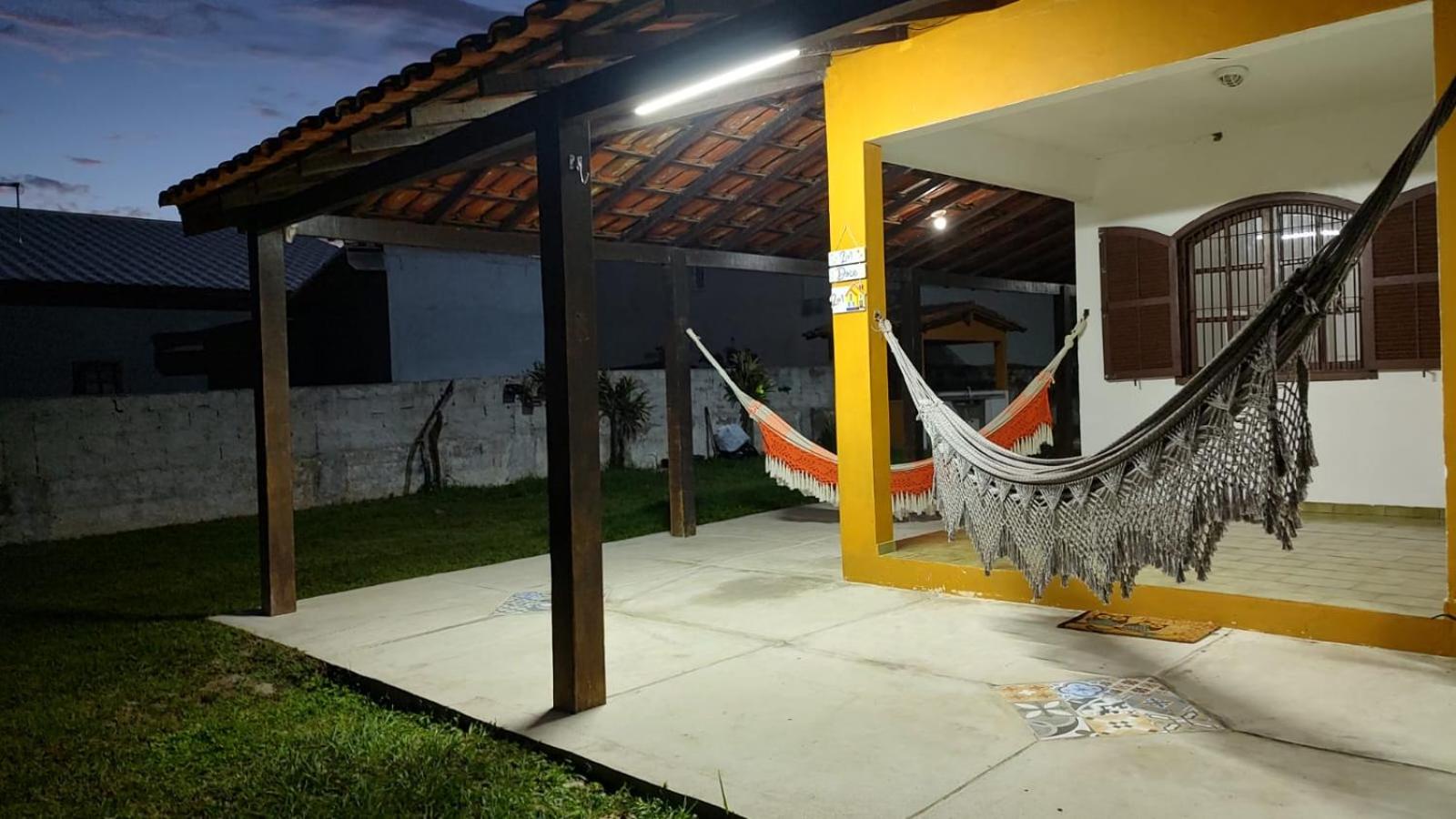 A partir de Julho Piscina privativa 8 metros -WIFI 500MB- 4 quartos, 1km da praia Dunas do Peró