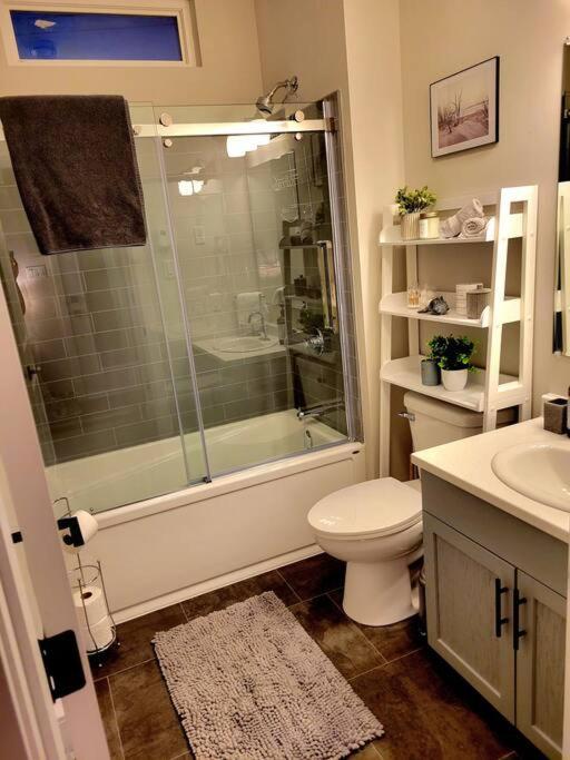 2 Bedroom 2 Bathroom Oceanfront Oasis