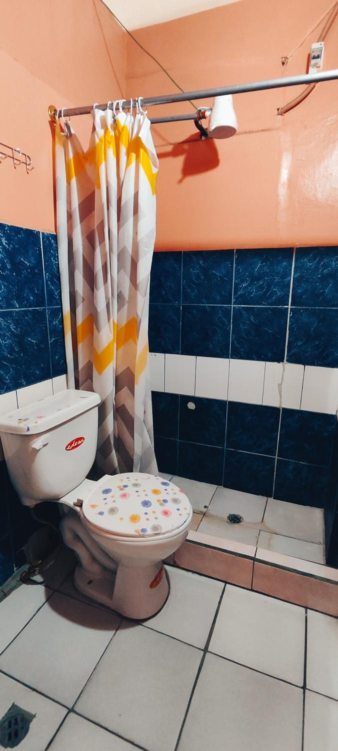 Hostal Latitud Ecuem