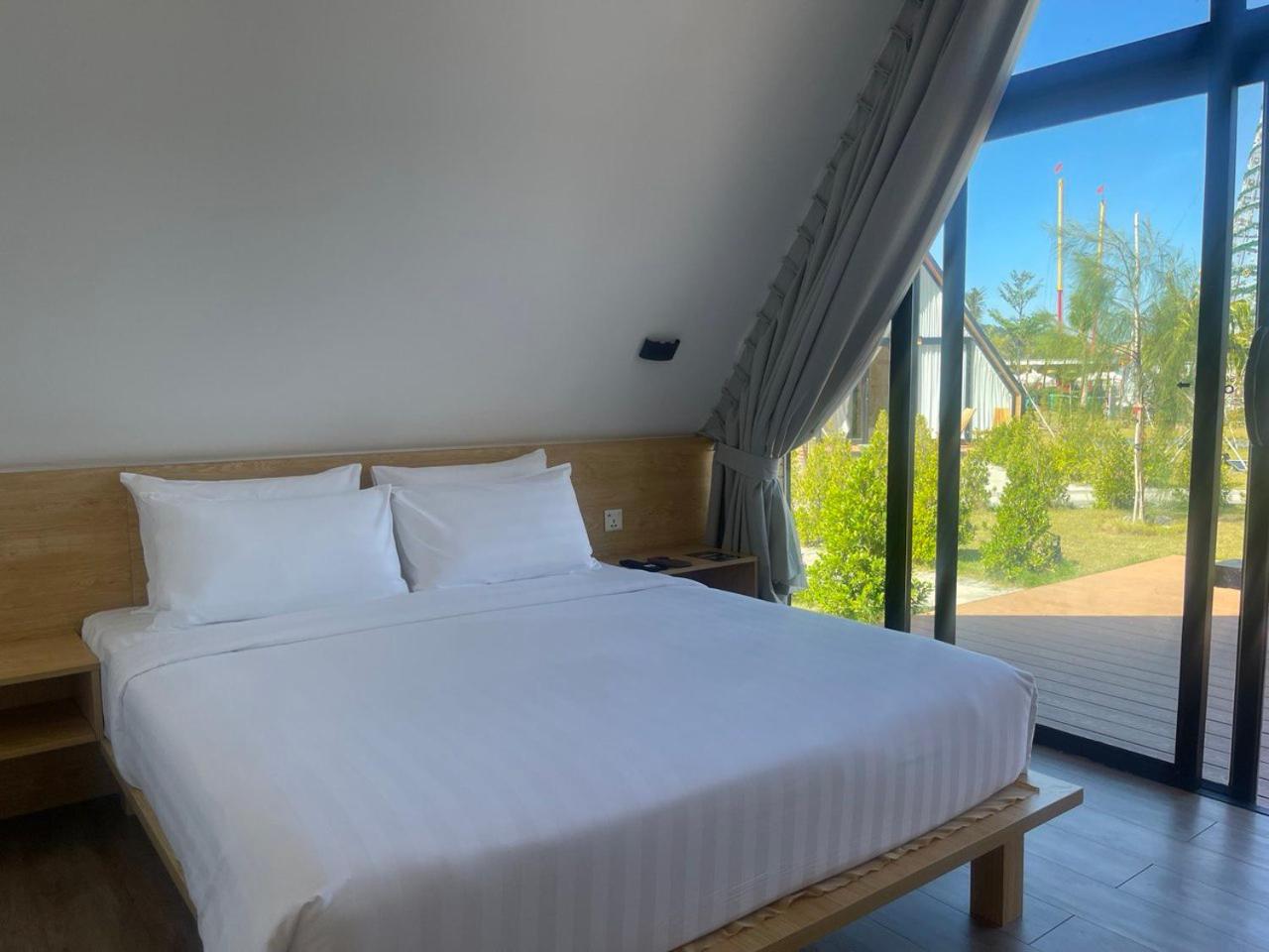 Summer Bay Beach Club & Cabins Sihanoukville by Preference