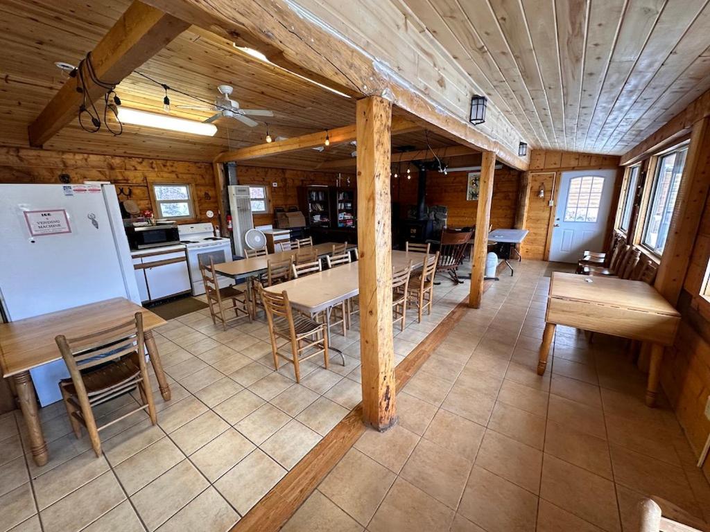 Ute Bluff Lodge, Cabins and RV park