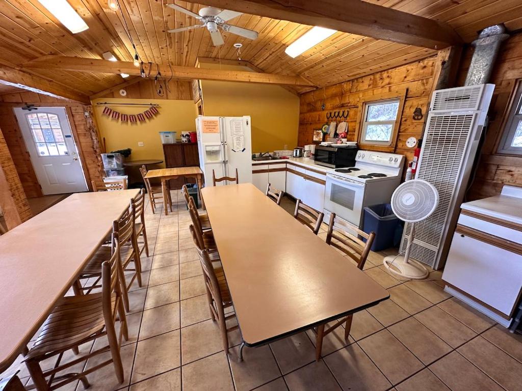 Ute Bluff Lodge, Cabins and RV park