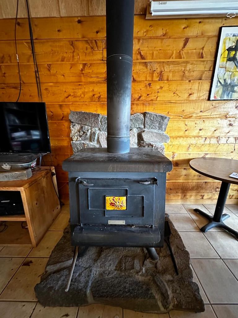 Ute Bluff Lodge, Cabins and RV park