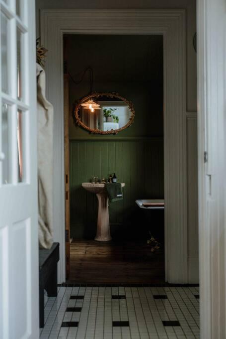The Post Office Waratah - Luxury Wilderness Escape