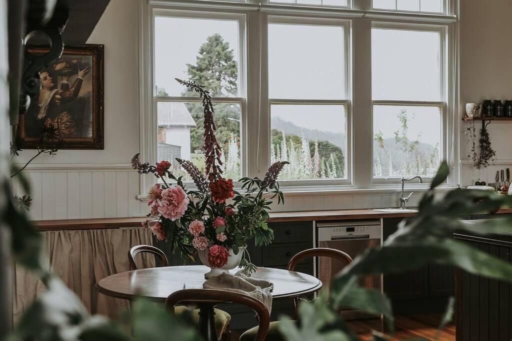 The Post Office Waratah - Luxury Wilderness Escape