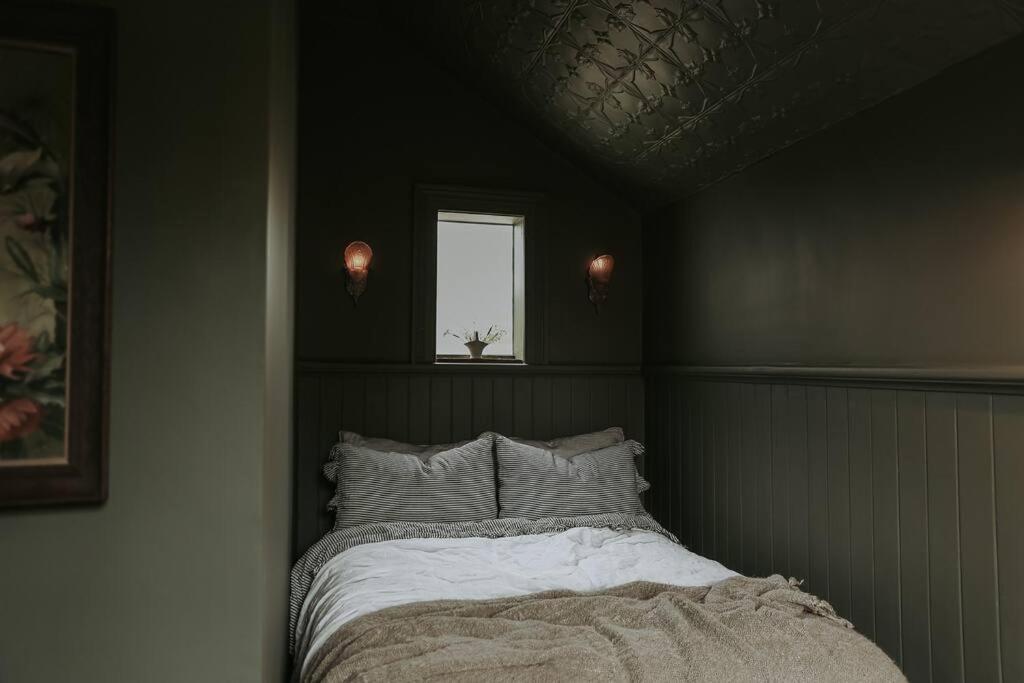 The Post Office Waratah - Luxury Wilderness Escape