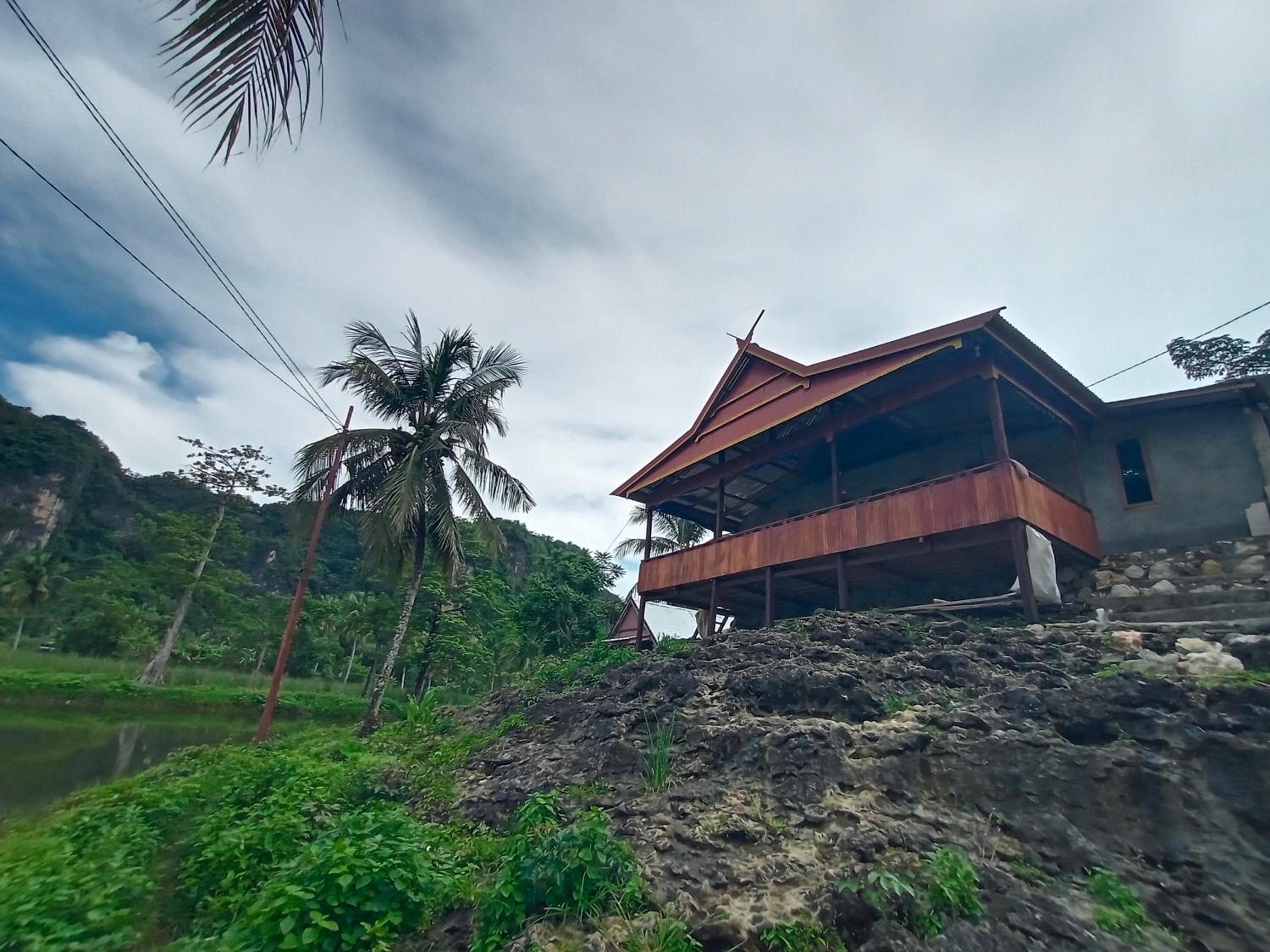 RAMMANG-RAMMANG HOUSE view 2
