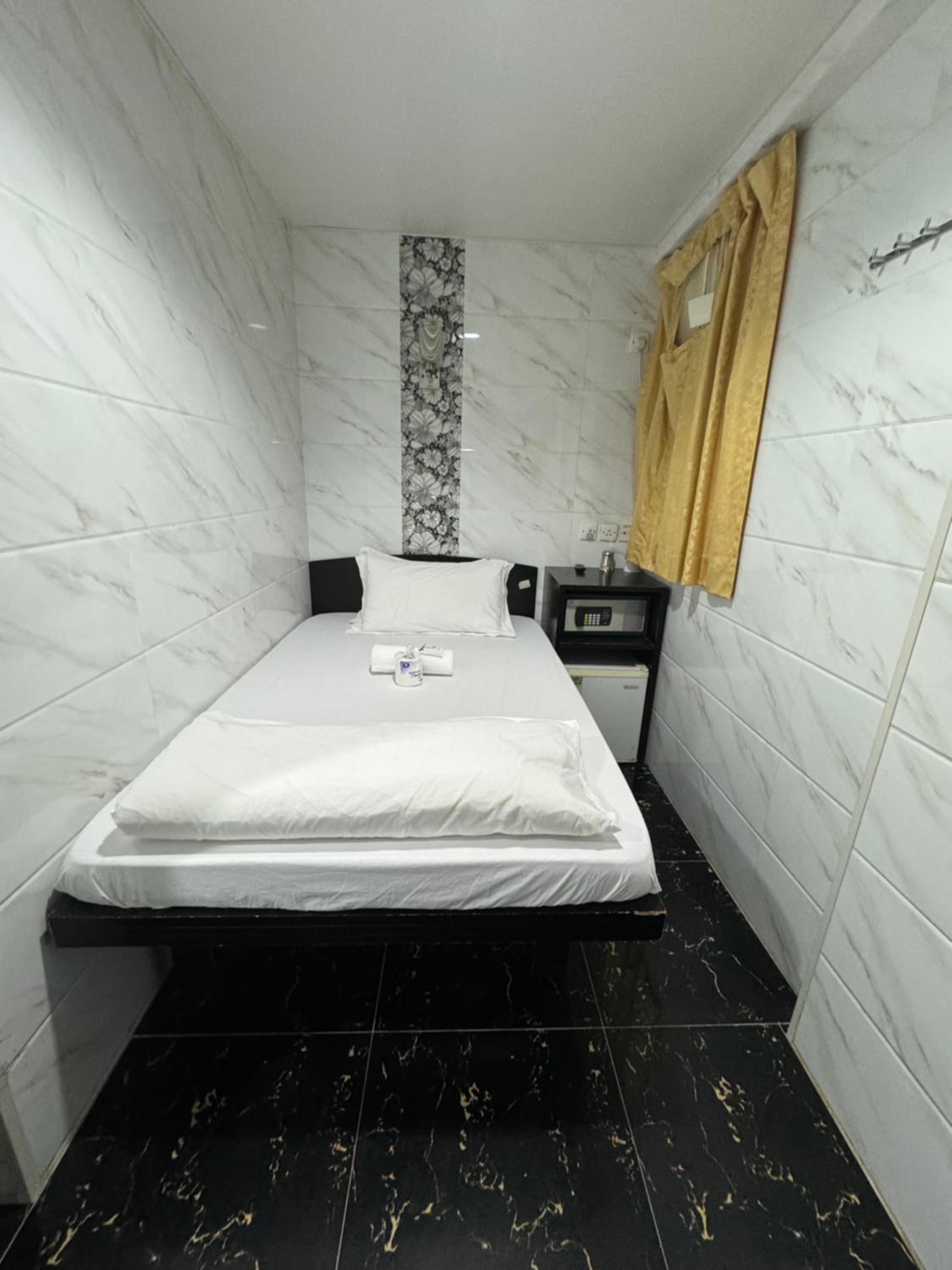 SHANGRI-LA GUEST HOUSE