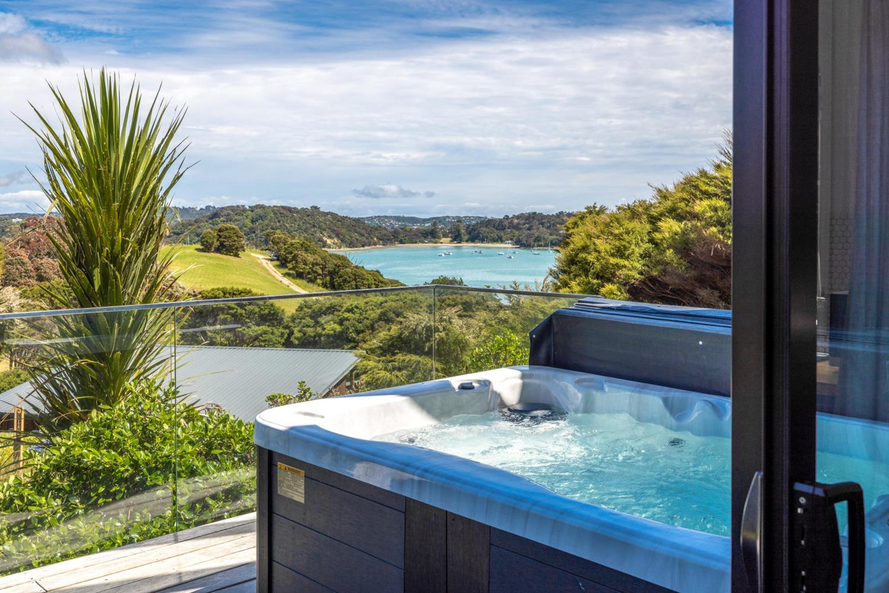 The Guest House at Te Whau Retreat - Stay Waiheke view 3