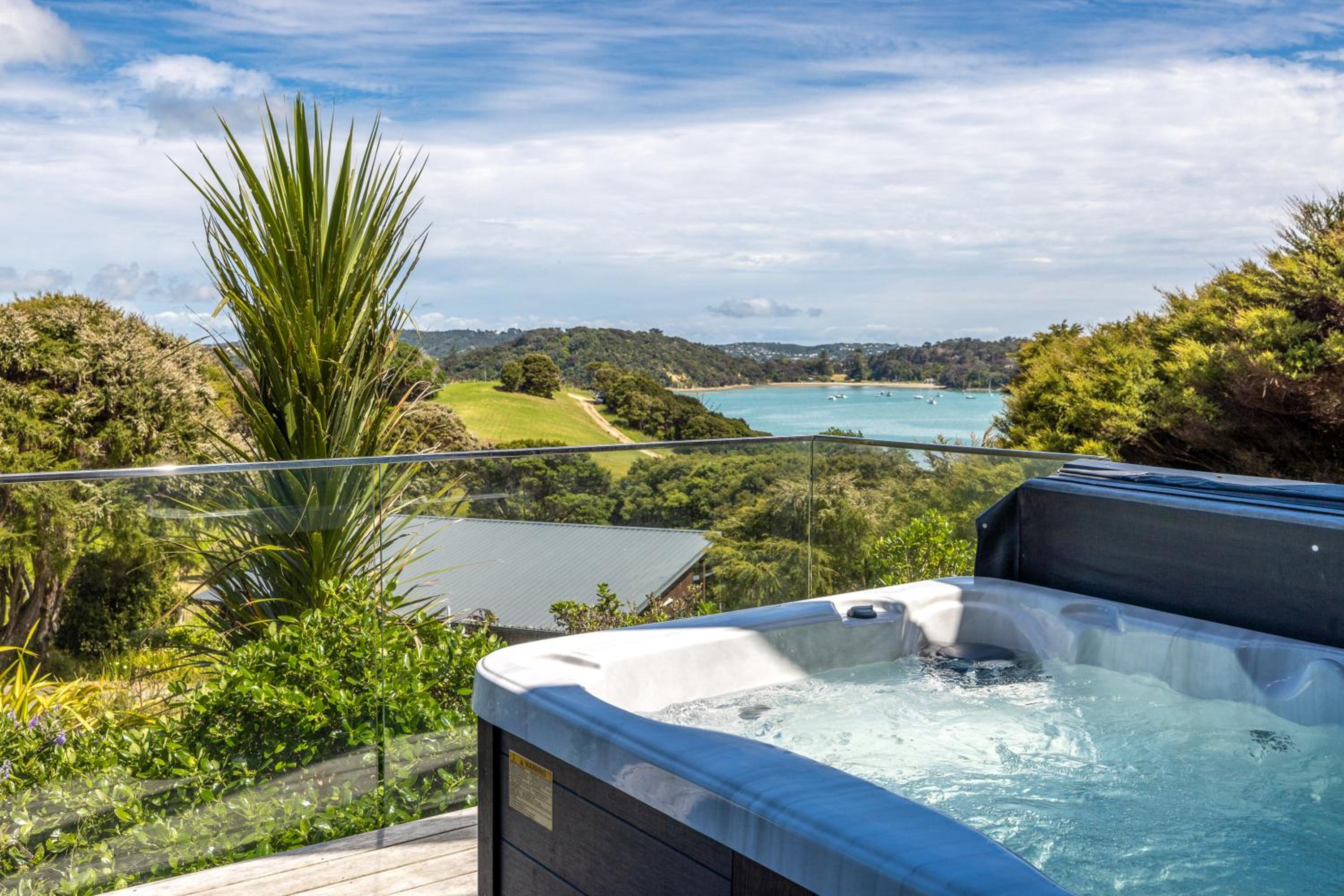 The Guest House at Te Whau Retreat - Stay Waiheke view 2
