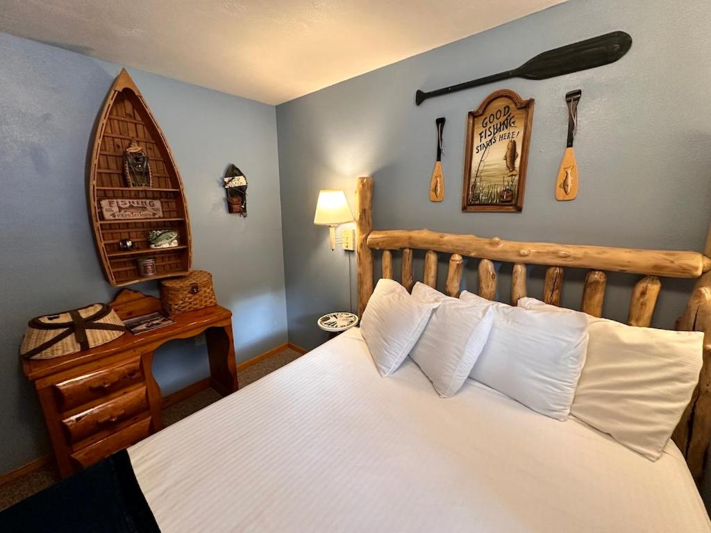 Ute Bluff Lodge, Cabins and RV park