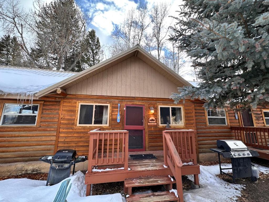 Ute Bluff Lodge, Cabins and RV park