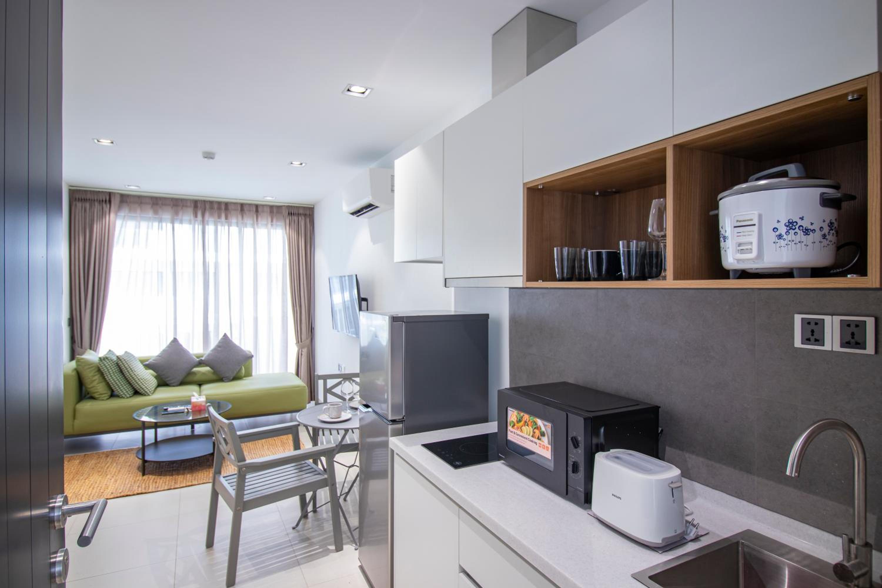 Rose Apple Pool View 1 BR Apartment With Greenery and Gym - Heart of Siem Reap 3rd floor view 3