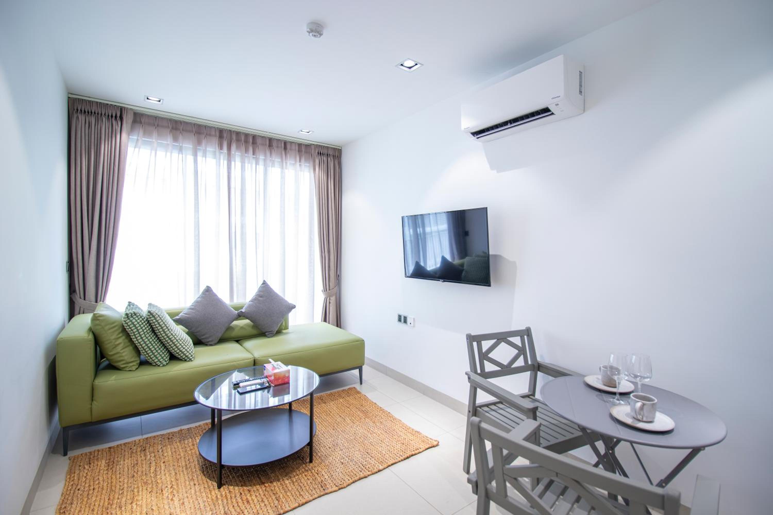 Rose Apple Pool View 1 BR Apartment With Greenery and Gym - Heart of Siem Reap 3rd floor view 2