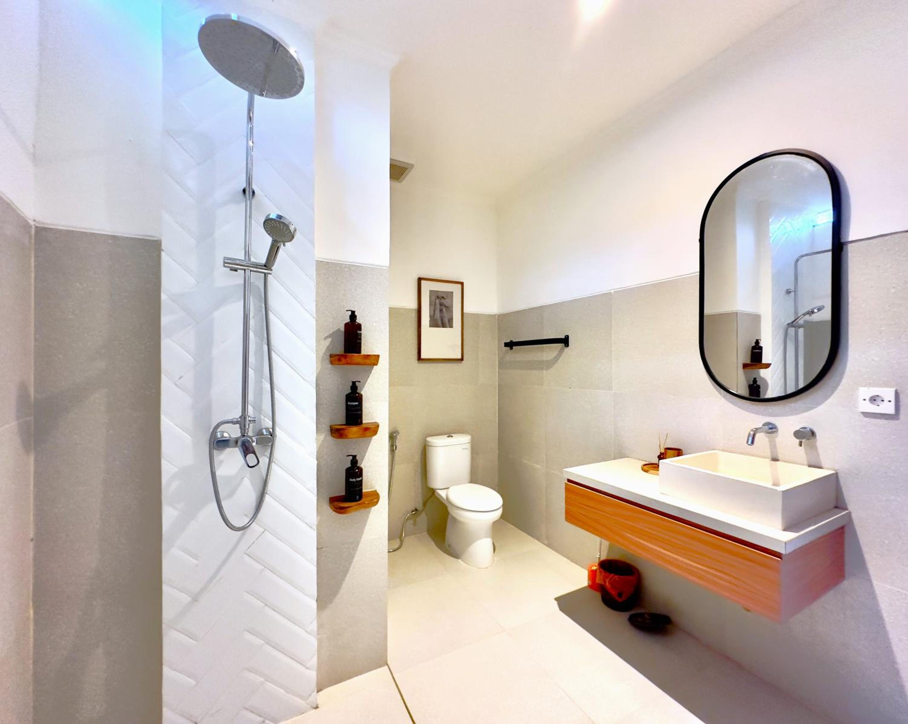 An Amazing 6BDR Private Family Villa with Pool view 2