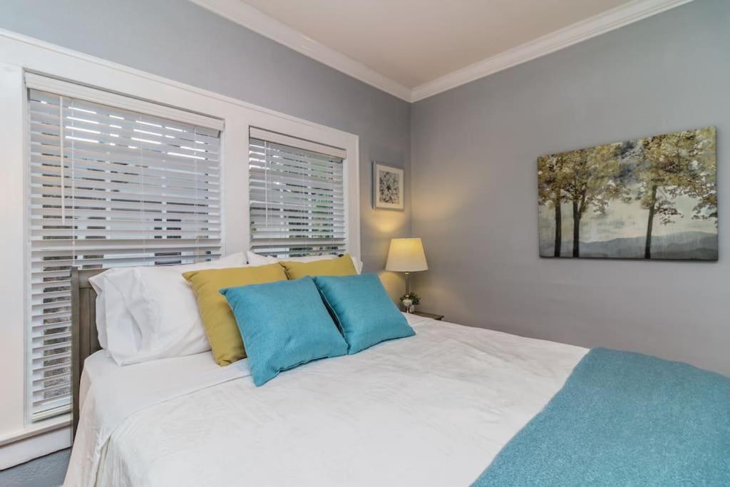 The Osceola Historic District Charm - 10 Minute Walk to FSC & Downtown Lakeland view 3