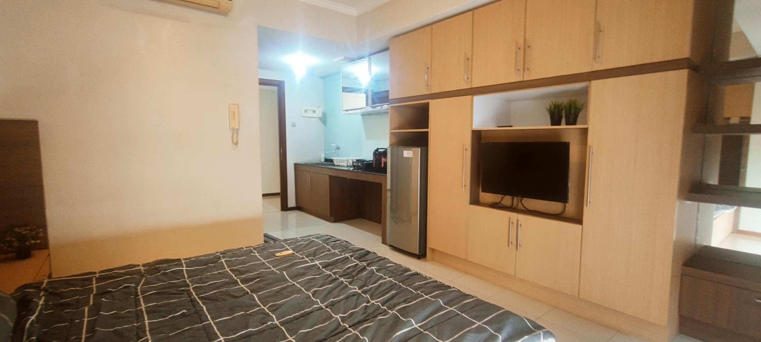 Royal Deluxe & Private Apartments - West Jakarta