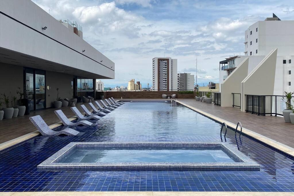 ¡Nuevo y elegante apartamento!