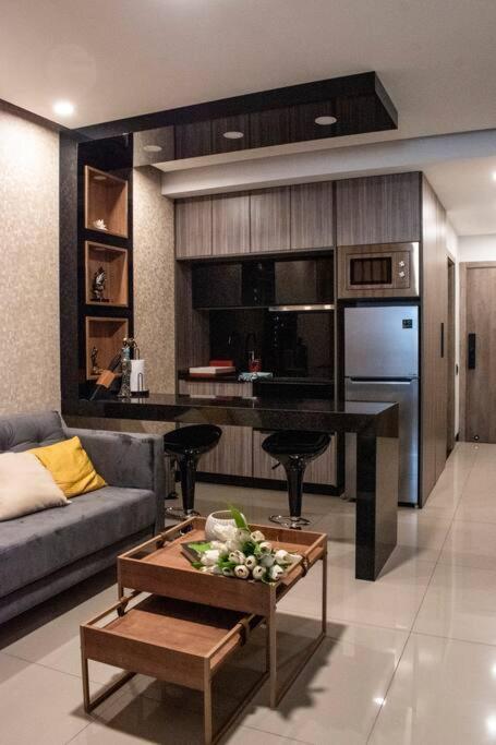 ¡Nuevo y elegante apartamento!