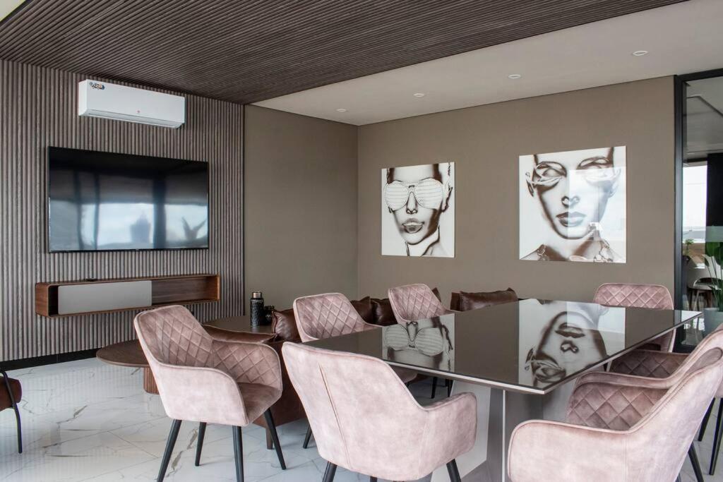 ¡Nuevo y elegante apartamento!